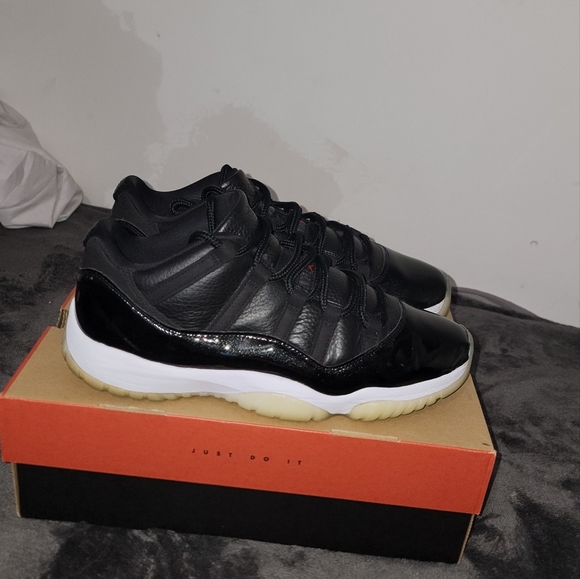 Jordan 11 - Picture 3 of 3
